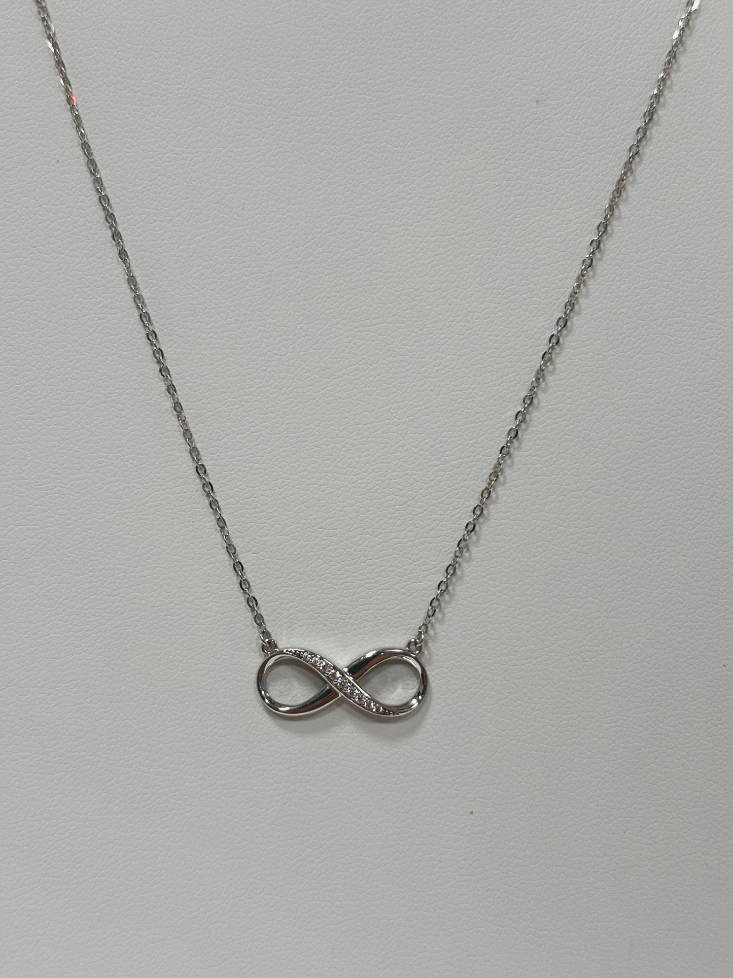 INFINITY PENDANT + CHAIN