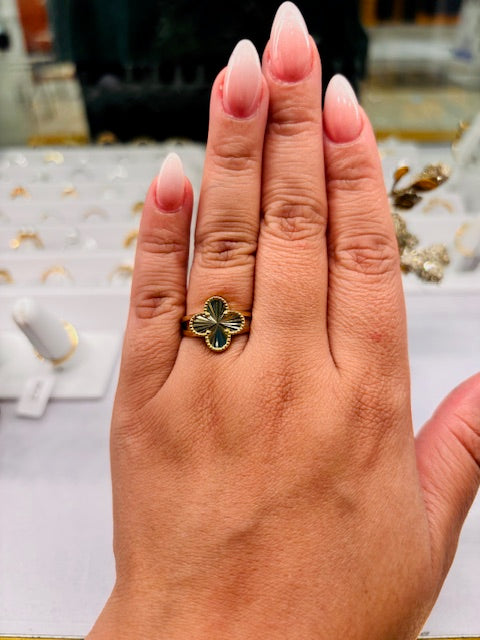 14K CLOVER RING DIAMOND CUT